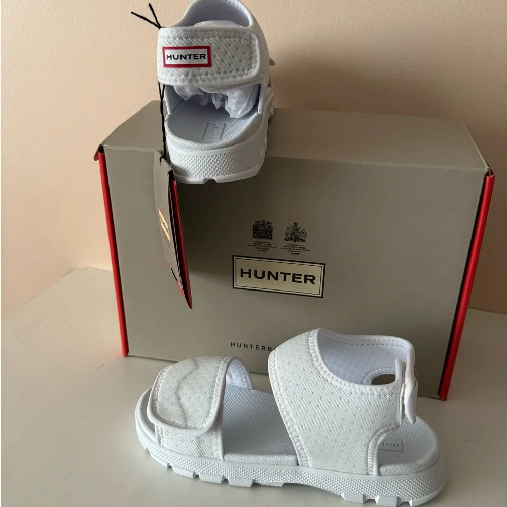 Hunter Original Outdoor Sandal. New. Size: 1